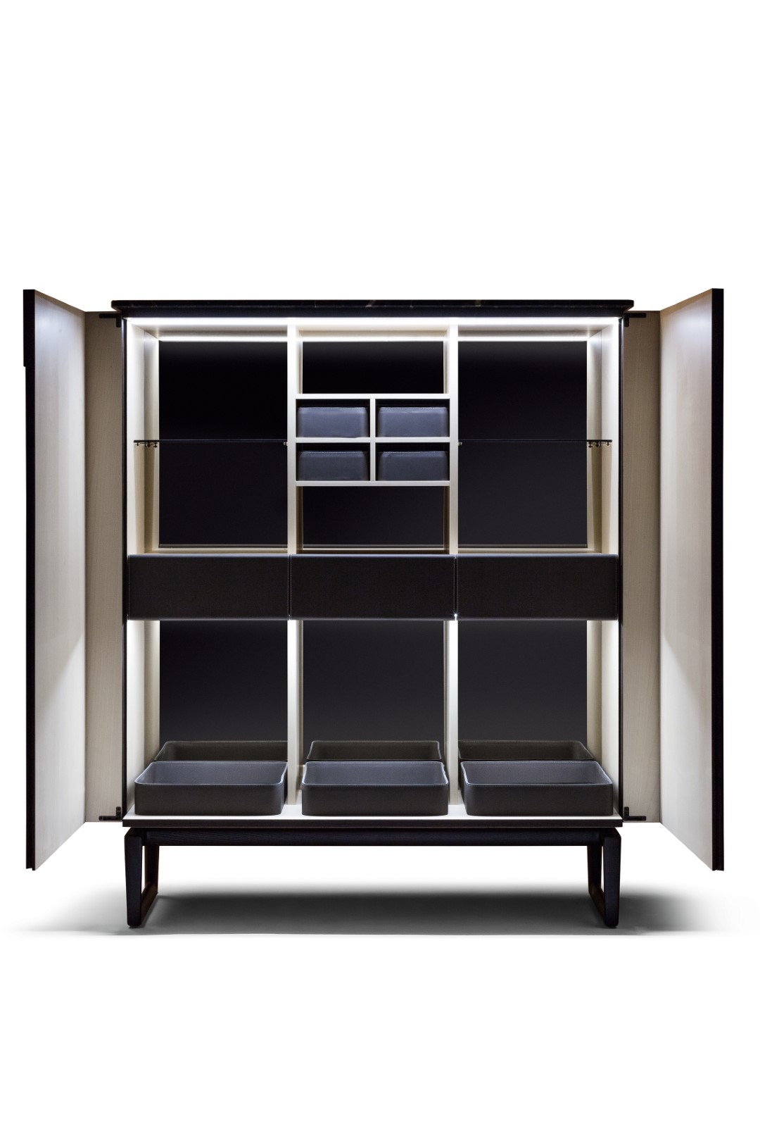 FIDELIO BAR CABINET by Poltrona Frau