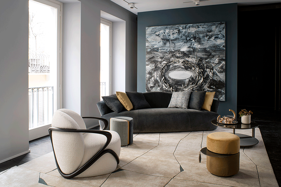 HUG ARMCHAIR by Giorgetti