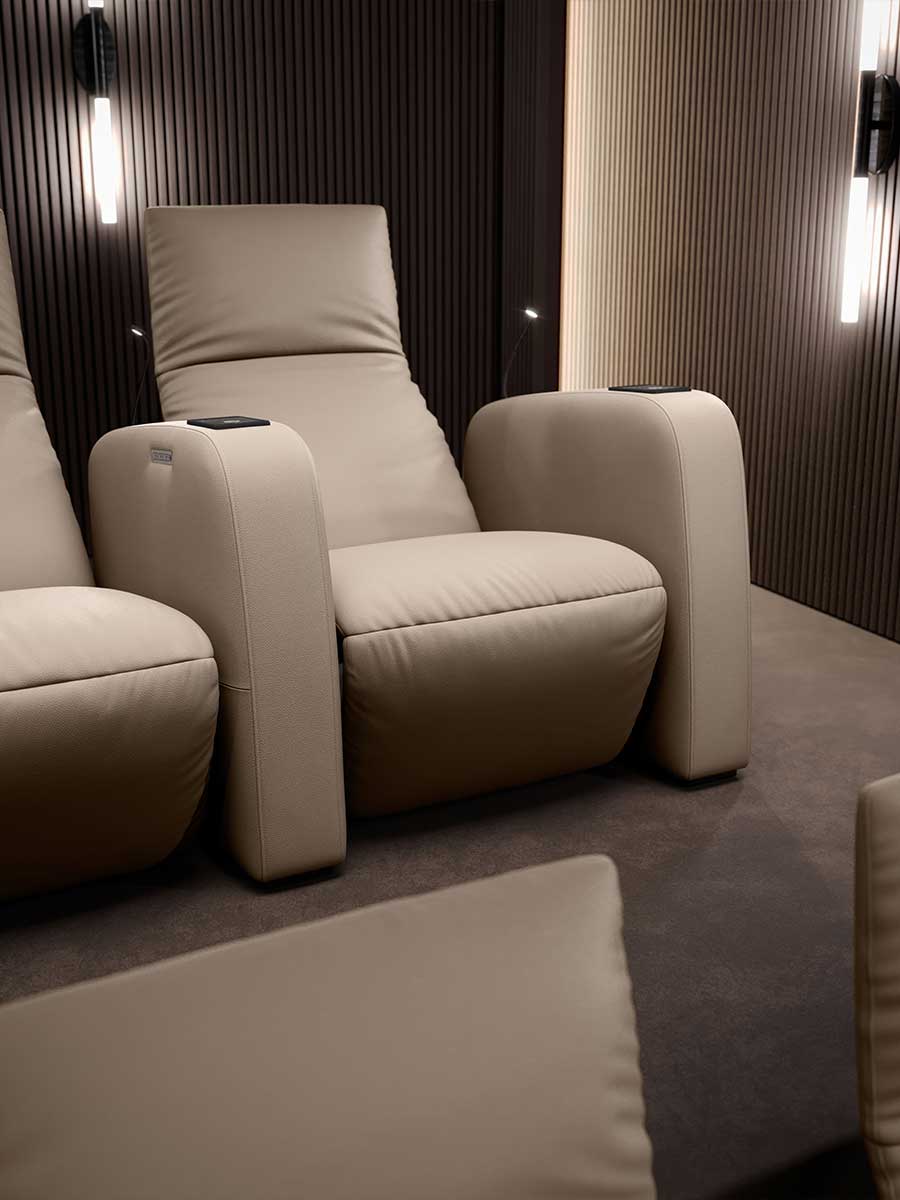 PILLOW CINEMA ARMCHAIR by Poltrona Frau